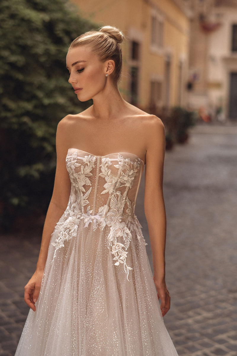 Lola 23-133 – Lotus Bridal