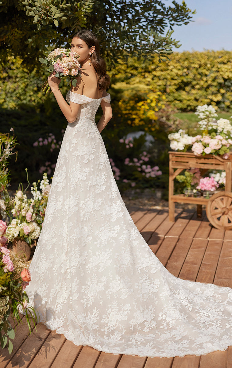 rosa clara lace wedding dress Teana wedding dress by Rosa Clara. Shop online & schedule a fitting at Ana Koi Bridal