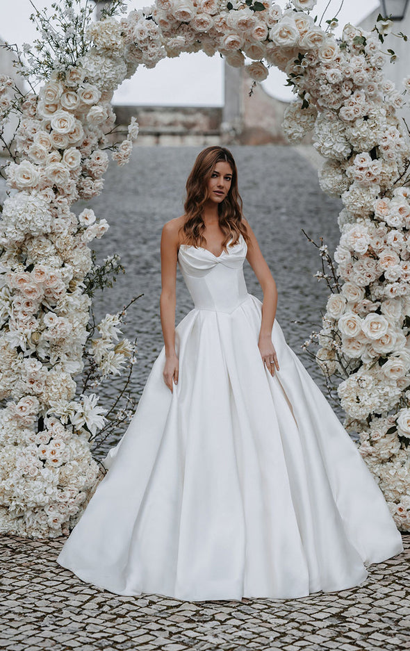 E457 - Adelina