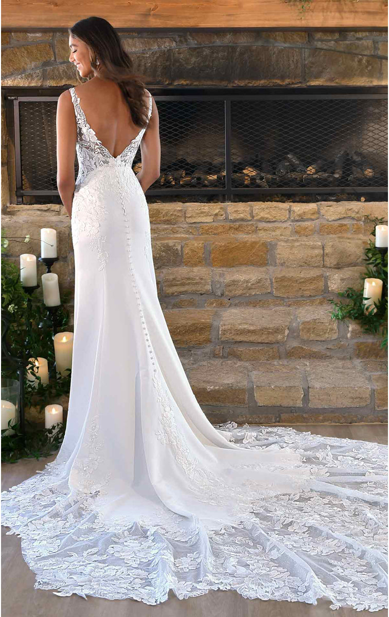 7457 Lotus Bridal 7457 Lotus Bridal