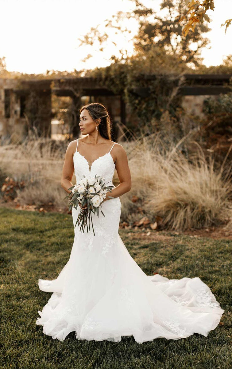 7525 Lotus Bridal 7525 Lotus Bridal