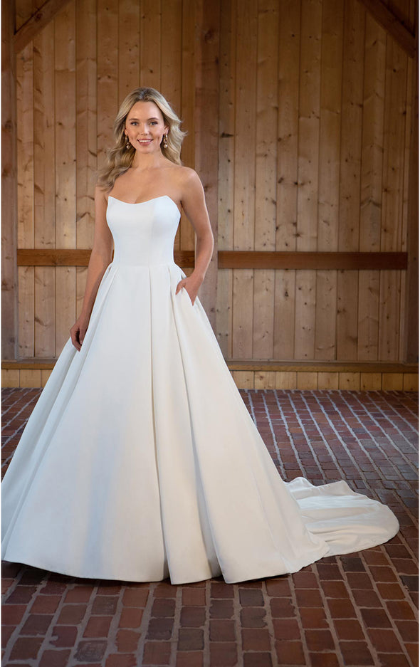 lotus bridal bridesmaid dresses This Real Bride is glowing in Vagabond LOTUS wedding dress from @lovelybride #lovelybride #lovelybridenyc #vagabondbride #vagabondbridal