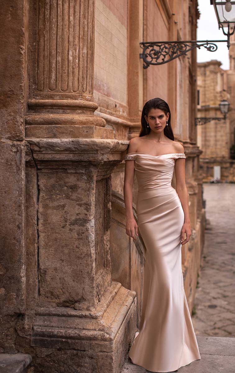 venus dress Venus Wedding Dress by Eva Lendel